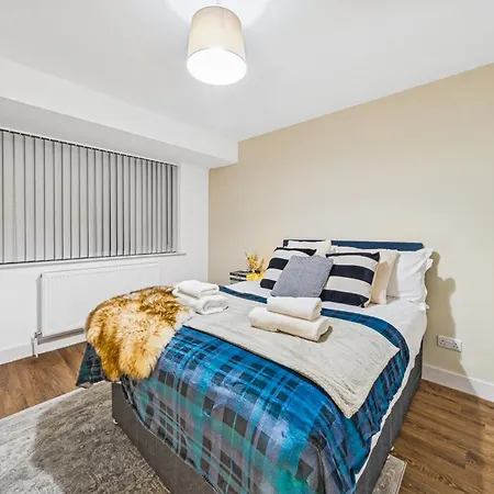 Stoke Manor Luxury 6 Bedroom By Altoluxoexperience Short Lets & Serviced With Free Wifi & Parking Σπίτι διακοπών