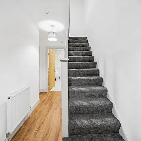 Stoke Manor Luxury 6 Bedroom By Altoluxoexperience Short Lets & Serviced With Free Wifi & Parking Σπίτι διακοπών *