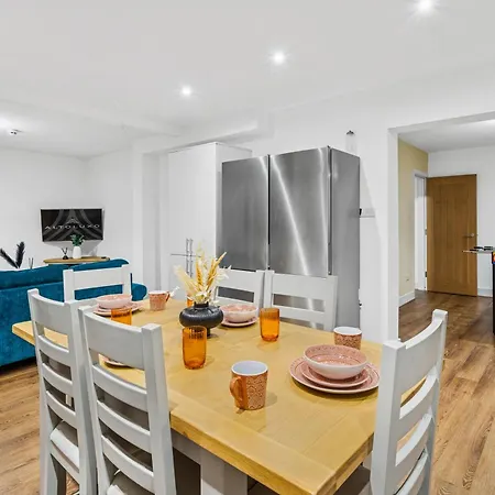 Stoke Manor Luxury 6 Bedroom By Altoluxoexperience Short Lets & Serviced With Free Wifi & Parking Σπίτι διακοπών *