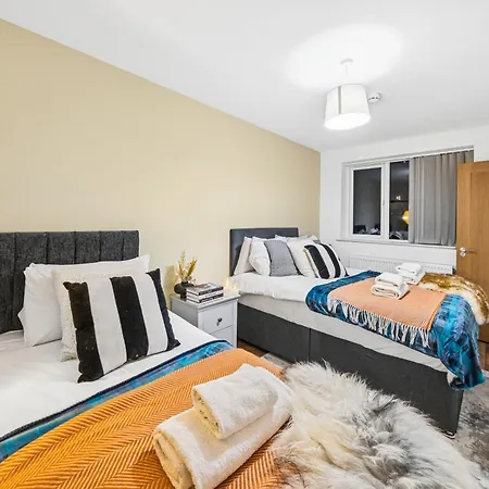 Stoke Manor Luxury 6 Bedroom By Altoluxoexperience Short Lets & Serviced With Free Wifi & Parking Μπρίστολ
