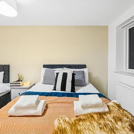 Stoke Manor Luxury 6 Bedroom By Altoluxoexperience Short Lets & Serviced With Free Wifi & Parking * Μπρίστολ