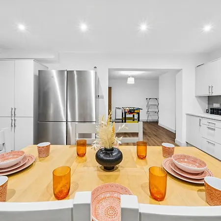 Holiday home Stoke Manor Luxury 6 Bedroom By Altoluxoexperience Short Lets & Serviced With Free Wifi & Parking Bristol