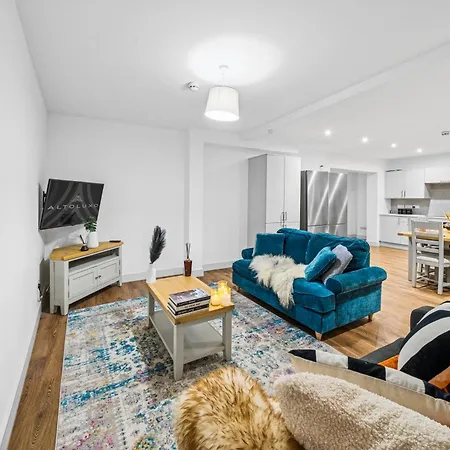 Stoke Manor Luxury 6 Bedroom By Altoluxoexperience Short Lets & Serviced With Free Wifi & Parking Σπίτι διακοπών
