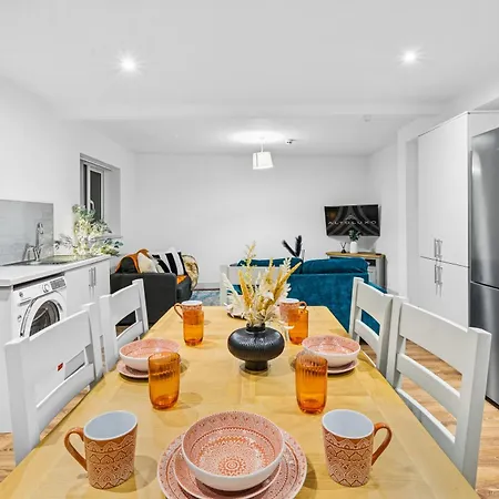 Σπίτι διακοπών Stoke Manor Luxury 6 Bedroom By Altoluxoexperience Short Lets & Serviced With Free Wifi & Parking